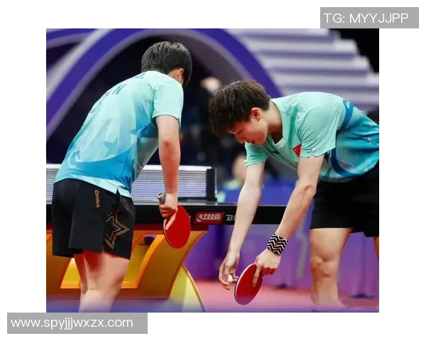 杭州乒乓球队与成都乒乓球队赛后复盘团队协作的精彩瞬间与经验分享